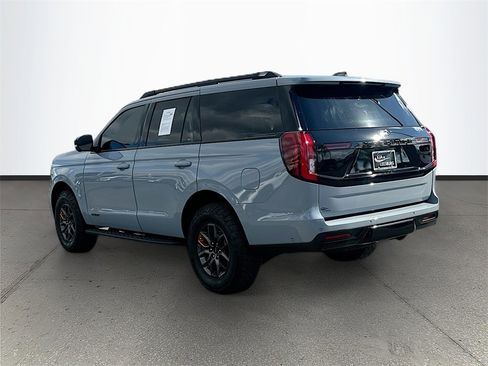 Used 2025 Ford Expedition Tremor image 5