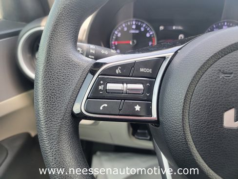 Used 2023 Kia Forte LXS w/ LXS Technology Package image 17