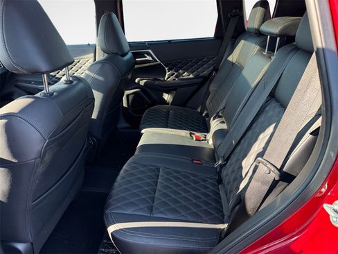 Used 2023 Mitsubishi Outlander SEL image 24