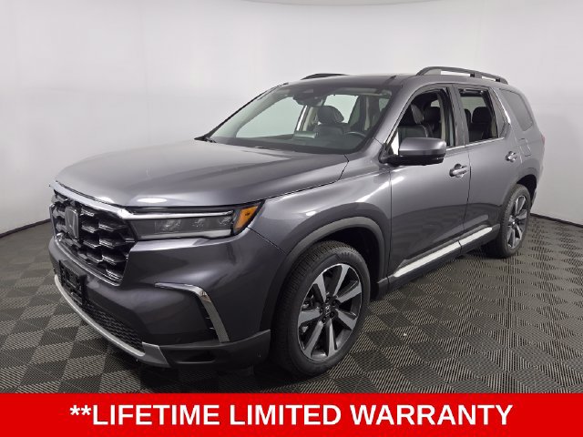 Used 2025 Honda Pilot Elite image 3