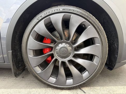 Used 2023 Tesla Model Y Performance AWD/4WD image 23