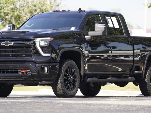 Used 2025 Chevrolet Silverado 2500 LT w/ Trail Boss Package AWD/4WD image 33