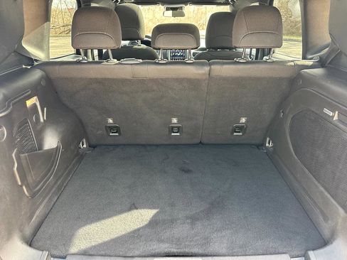 Used 2021 Jeep Renegade Latitude w/ Sun & Sound Group FWD image 12