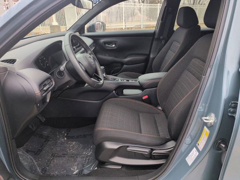 Used 2024 Honda HR-V Sport image 11
