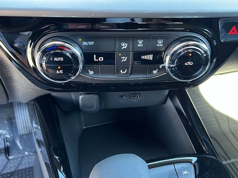 New 2026 Chevrolet Trax LT w/ LT Convenience Package image 21