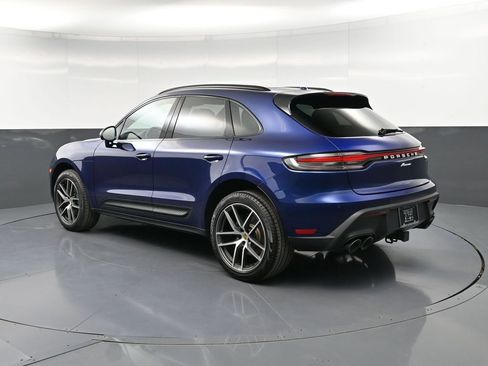 Certified 2025 Porsche Macan AWD/4WD image 3