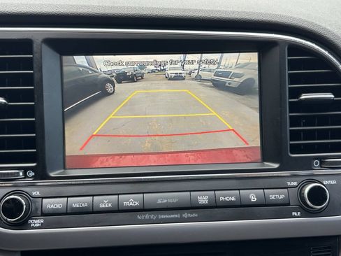 Used 2017 Hyundai Elantra Limited w/ Limited Tech Package 04 FWD image 13