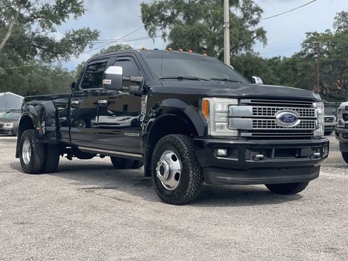 Used 2017 Ford F350 Platinum w/ Platinum Ultimate Package AWD/4WD image 15