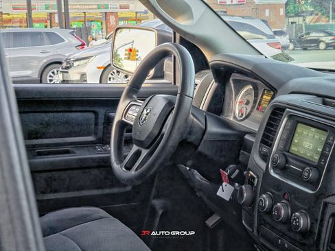 Used 2016 RAM 1500 Express RWD image 15