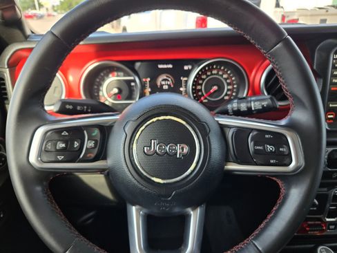 Used 2018 Jeep Wrangler Unlimited Rubicon AWD/4WD image 11