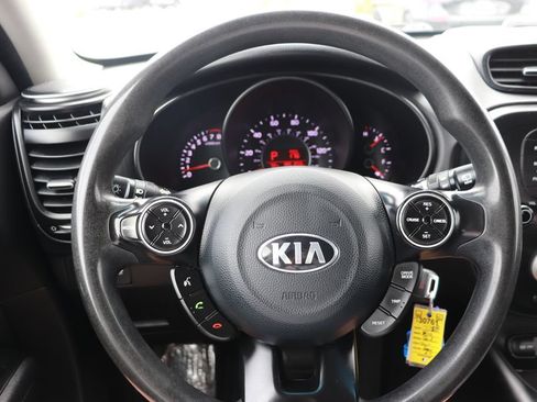 Used 2018 Kia Soul FWD image 17