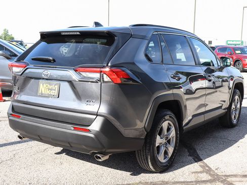 Used 2025 Toyota RAV4 XLE AWD/4WD image 4
