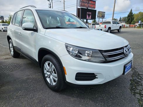 Used 2017 Volkswagen Tiguan S image 6