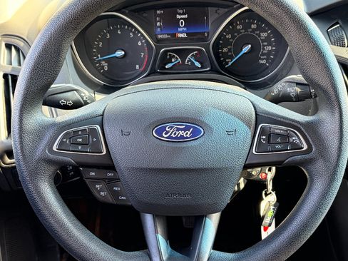 Used 2017 Ford Focus SE FWD image 14