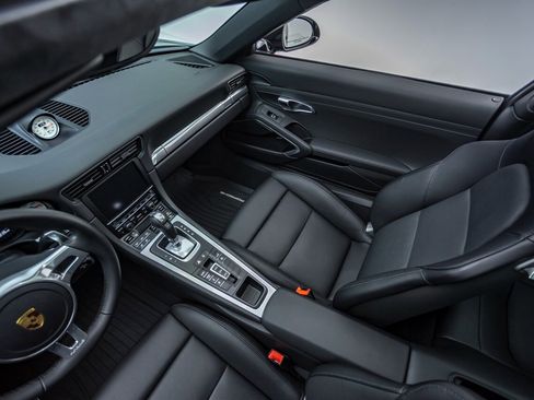 Used 2016 Porsche 911 Carrera S image 36