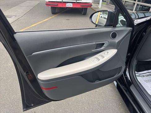 Used 2023 Hyundai Sonata SEL image 6