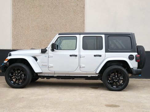 Used 2023 Jeep Wrangler Unlimited Sahara AWD/4WD image 6