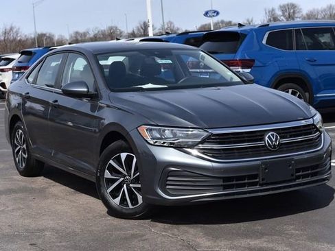 Used 2024 Volkswagen Jetta S image 2