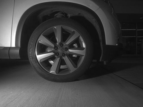 Used 2023 Honda Pilot Touring image 7