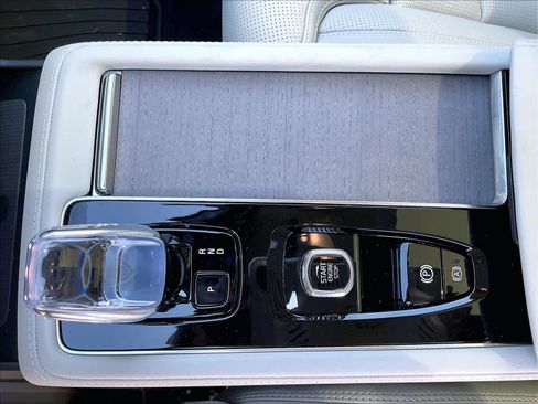 New 2026 Volvo XC90 T8 Ultra w/ Protection Package Premier AWD/4WD image 10