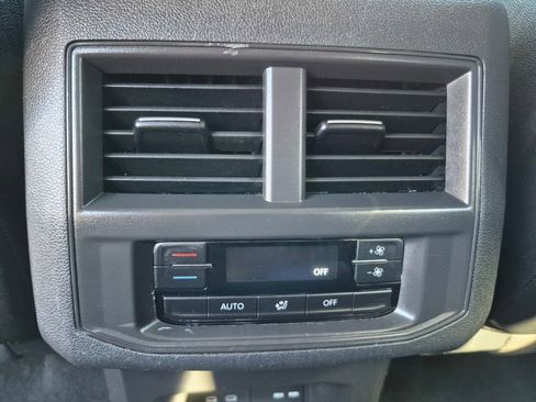 Certified 2023 Volkswagen Atlas SE w/ Black Wheel Package image 24