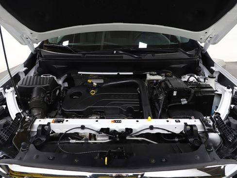 Used 2024 GMC Terrain SLT image 31