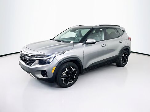 Used 2025 Kia Seltos S image 3