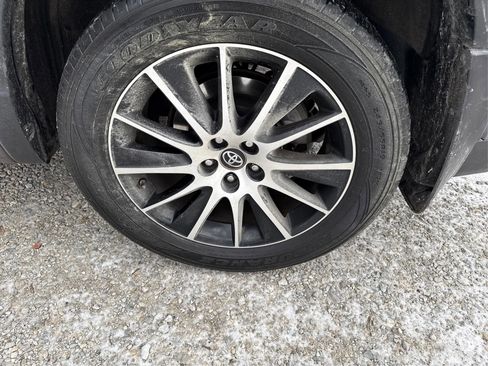 Used 2017 Toyota Highlander SE image 23