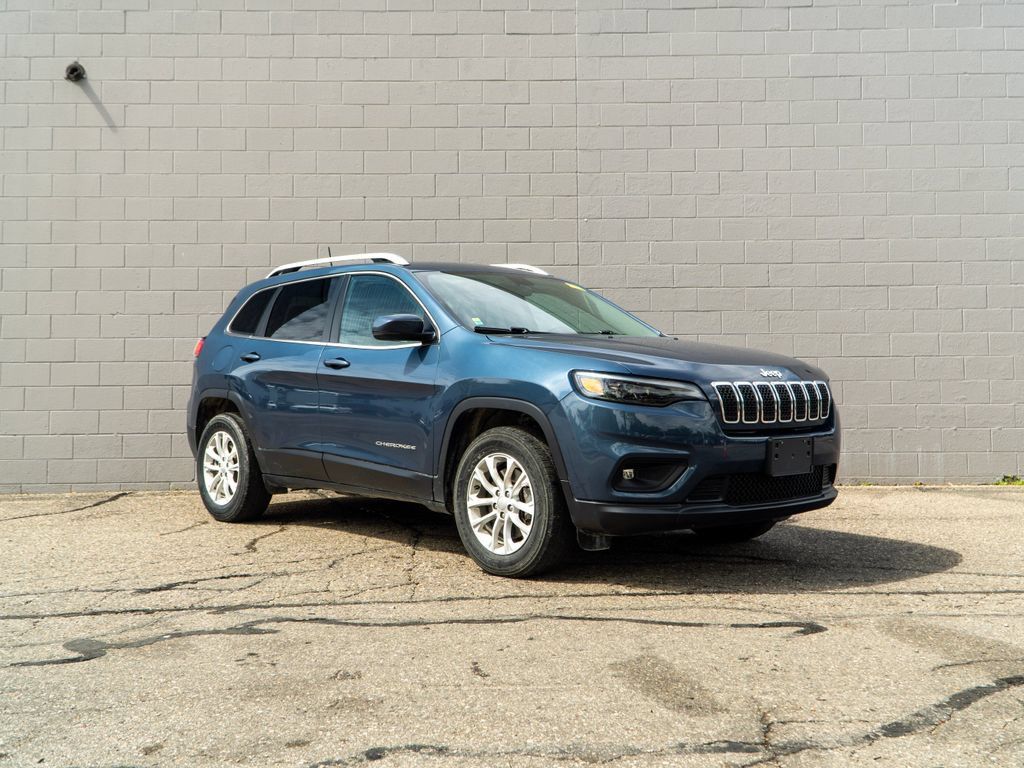 Used 2019 Jeep Cherokee Latitude w/ Cold Weather Group AWD/4WD image 9