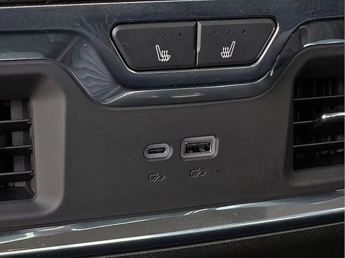 Used 2025 GMC Sierra 1500 Denali image 10