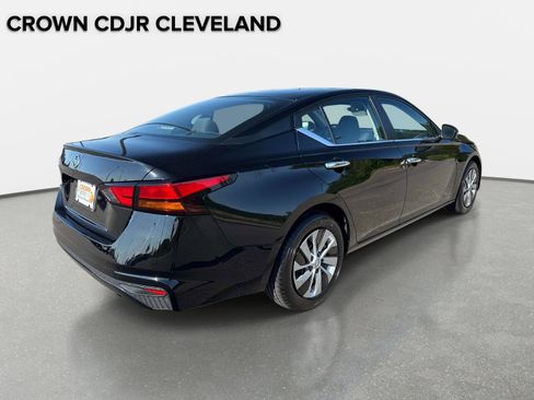 Used 2022 Nissan Altima 2.5 S FWD image 5