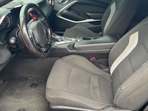 Used 2019 Chevrolet Camaro LT RWD image 3