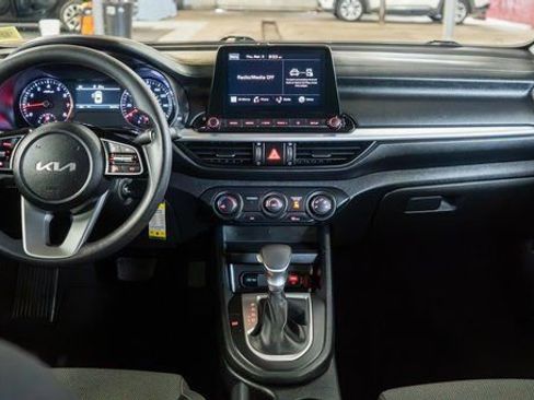 Used 2024 Kia Forte LXS w/ LXS Technology Package FWD image 15