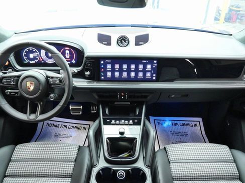 Used 2025 Porsche Cayenne GTS image 23