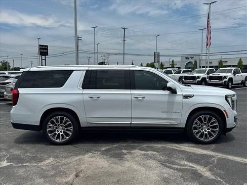 New 2026 GMC Yukon XL Denali w/ Denali Reserve Package AWD/4WD image 14