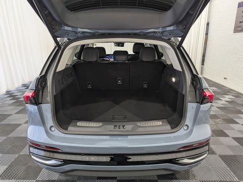 Used 2025 Lincoln Nautilus Reserve AWD/4WD image 10