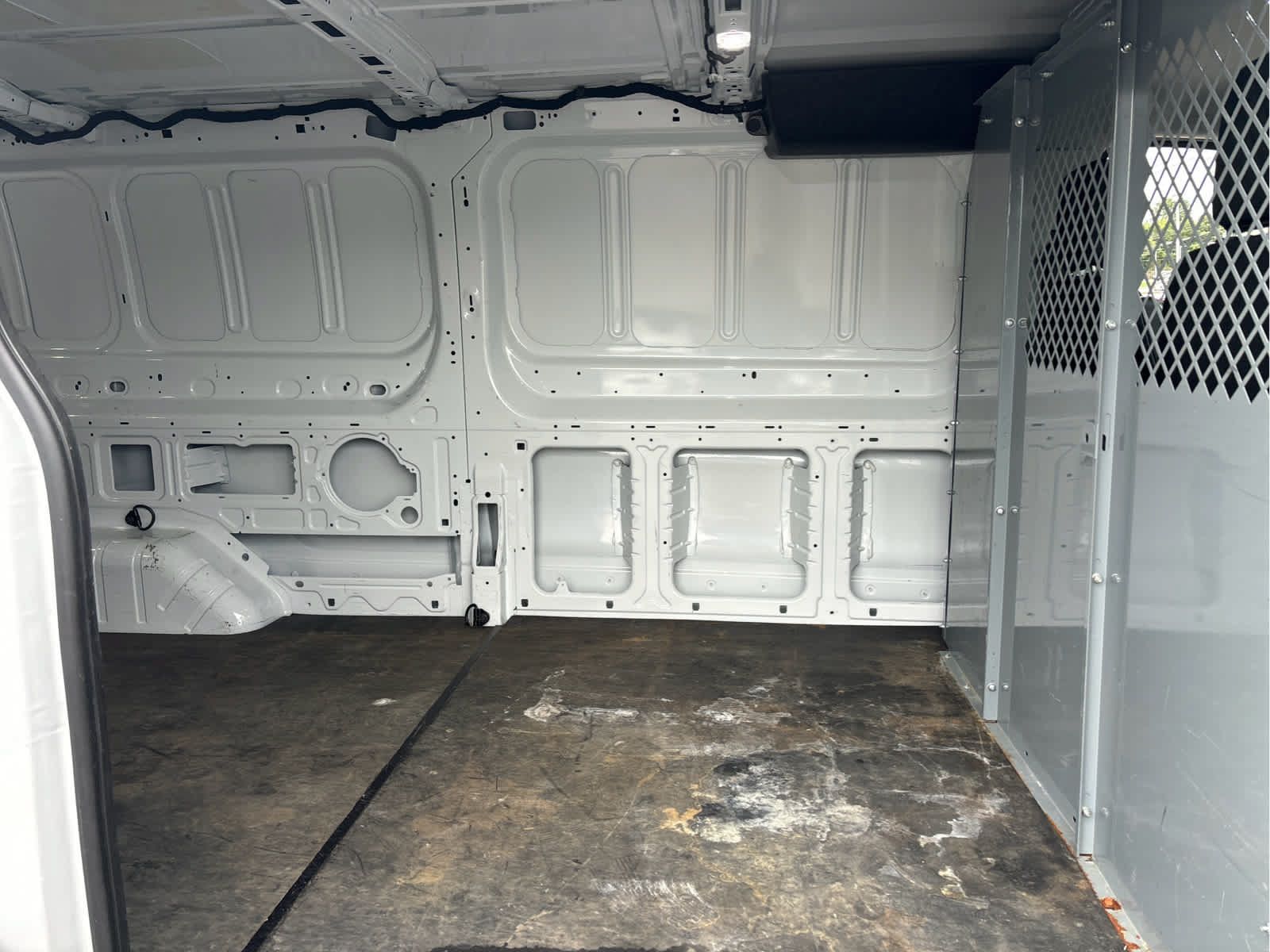 Used 2020 Ford Transit 150 Low Roof RWD image 21