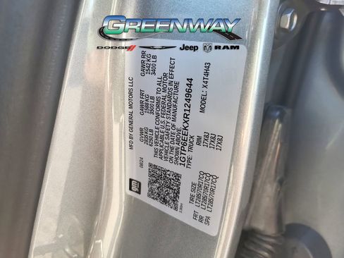 Used 2024 GMC Canyon AT4X image 32