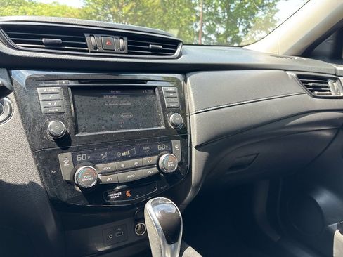 Used 2020 Nissan Rogue SV AWD/4WD image 15