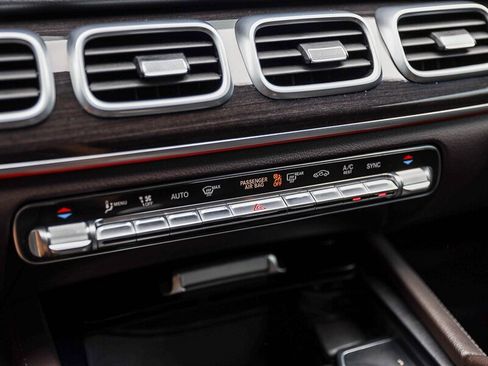 Used 2022 Mercedes-Benz GLS 450 4MATIC image 29