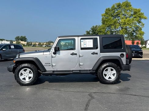 Used 2018 Jeep Wrangler Unlimited Sport S AWD/4WD image 4