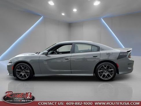 Used 2017 Dodge Charger R/T RWD image 7