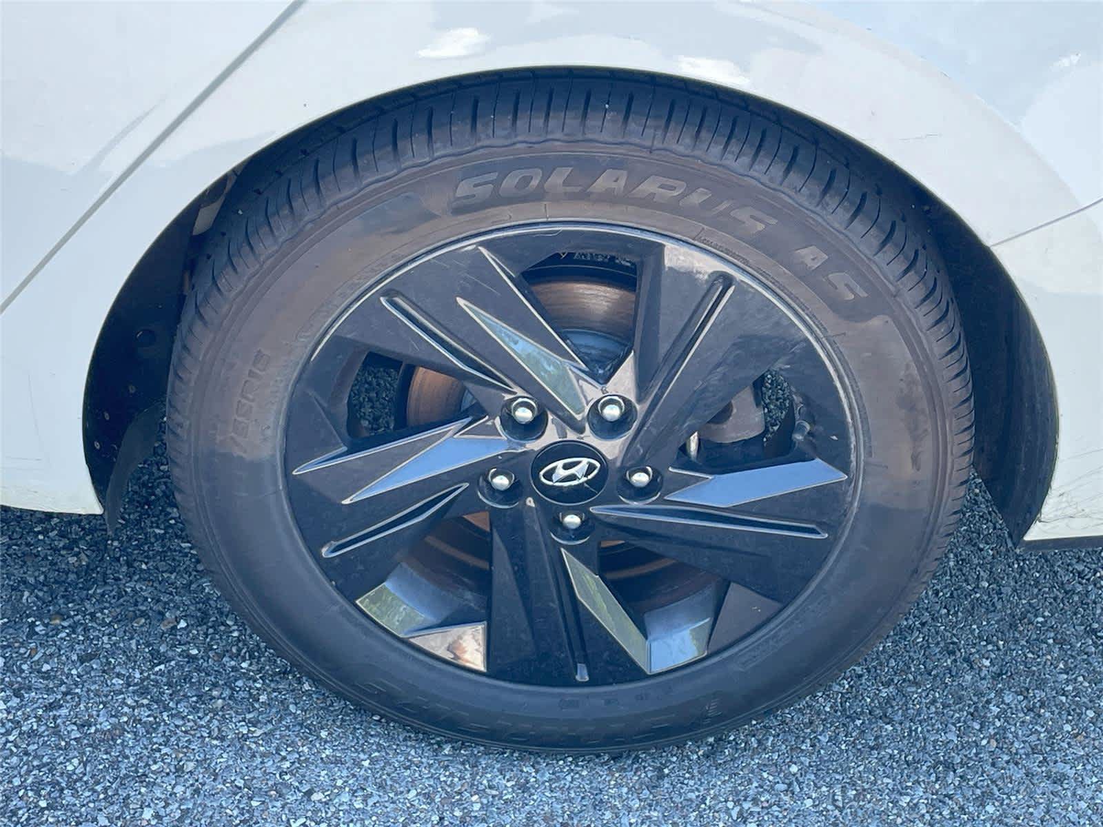 Used 2021 Hyundai Elantra SEL w/ Convenience Package FWD image 11