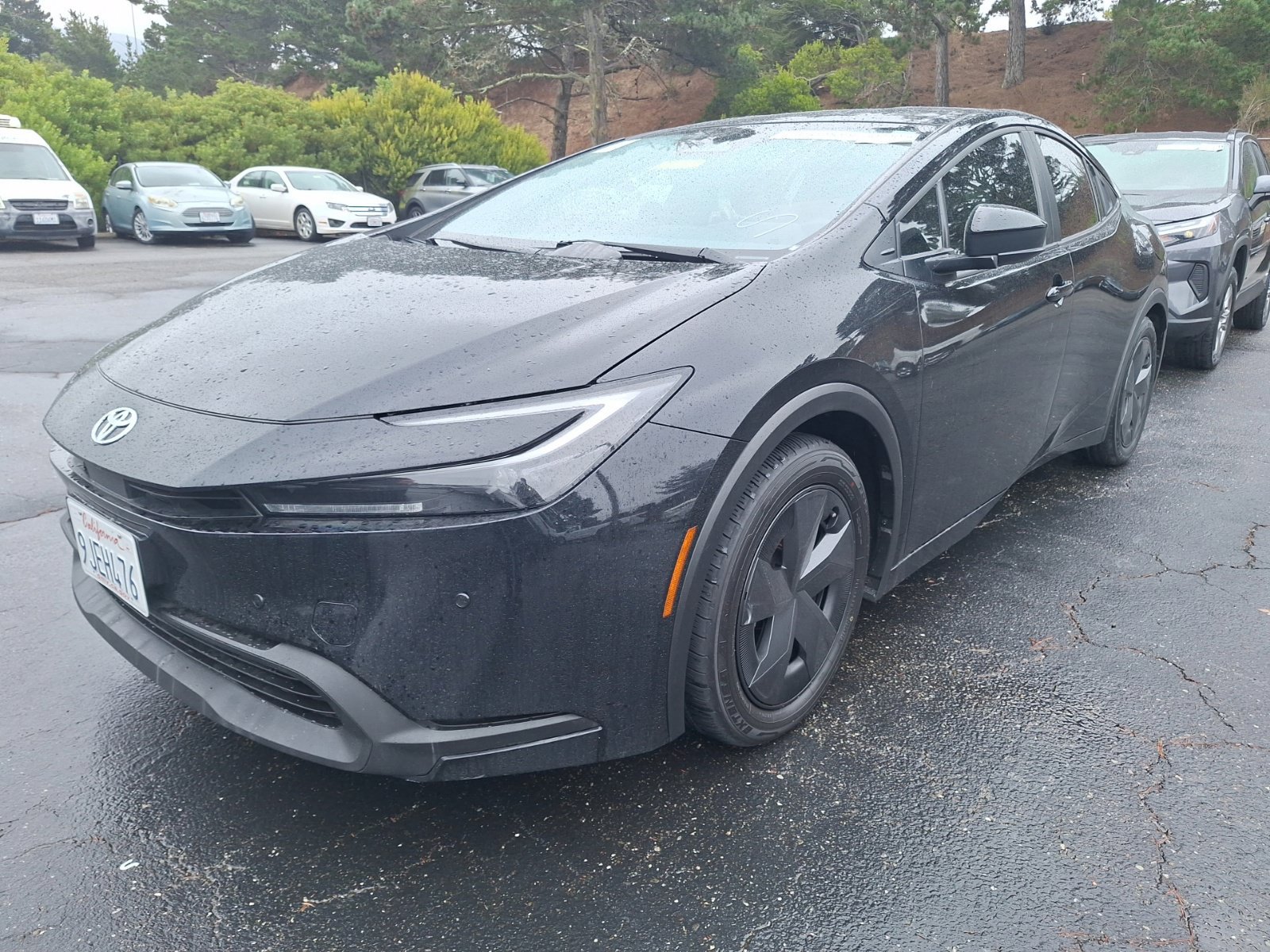 Used 2023 Toyota Prius LE FWD image 3
