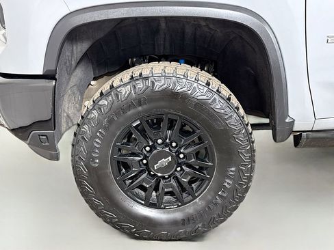 Certified 2024 Chevrolet Silverado 2500 ZR2 w/ Technology Package image 31