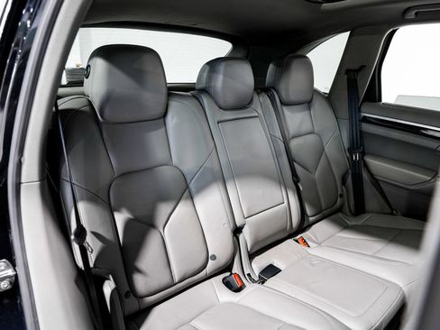 Used 2013 Porsche Cayenne Diesel AWD/4WD image 31