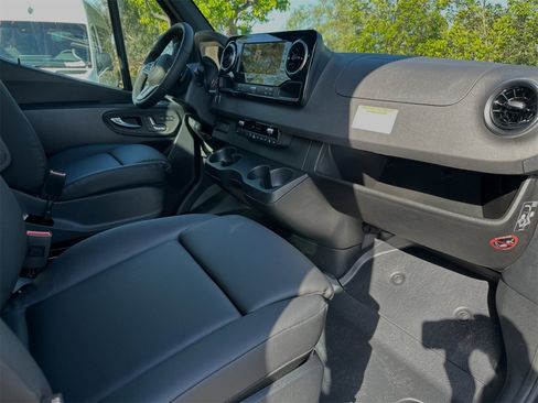 Used 2024 Mercedes-Benz Sprinter 144 Cargo image 17