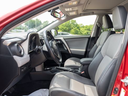 Used 2015 Toyota RAV4 Limited AWD/4WD image 7
