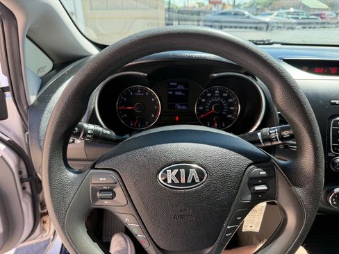 Used 2016 Kia Forte LX FWD image 16