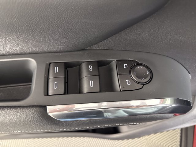 Used 2026 Chevrolet Traverse LT w/ LPO, Floor Liner Package AWD/4WD image 28